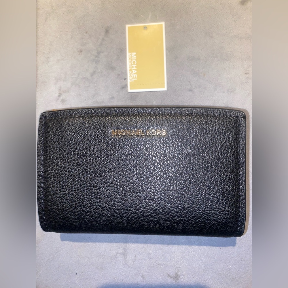 BNWT Michael Kors Jet Set Medium Snap Bifold Wallet $165